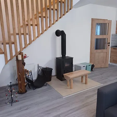 Albipolis - Horec A Modrin *