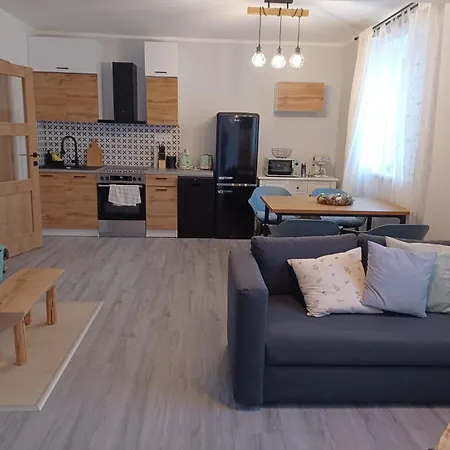 Albipolis - Horec A Modrin Appartement *