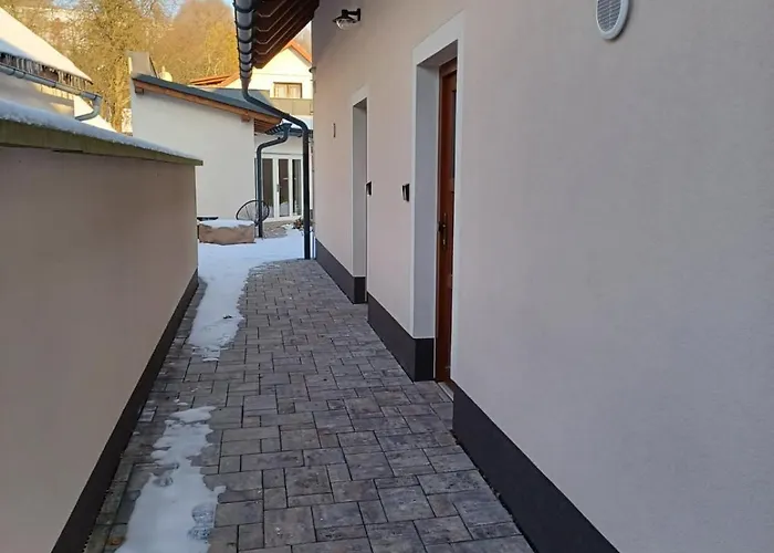 Albipolis - Horec A Modrin Apartament
